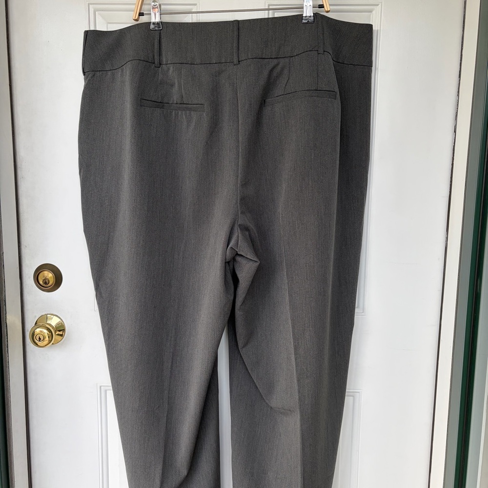 •Lane Bryant• NWT Gray High Rise Wide Leg Pants - Size 24 - Picture 4 of 9